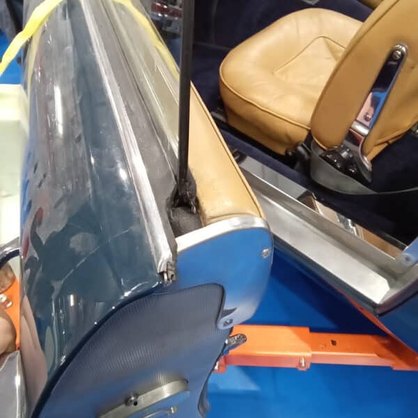 040226 1969 Aston Martin DB6 Volante Run Up and Boot Carpets 3
