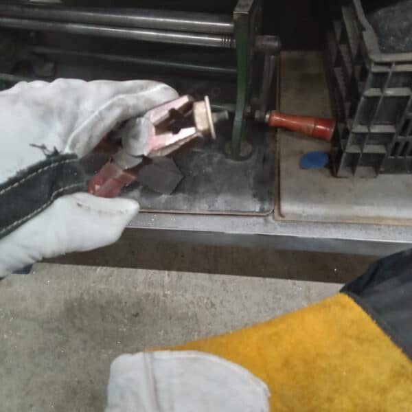 040226 1991 Jaguar XJS Broken Door Bolt 3