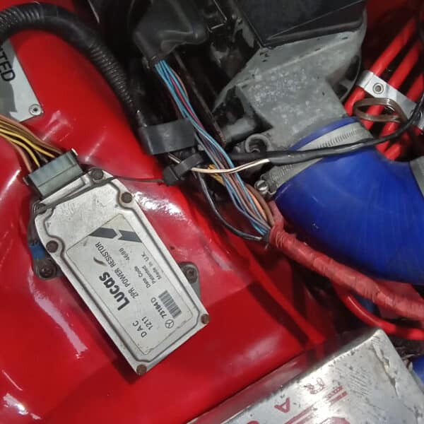 050226 1989 TVR Tasmin Wiring Under Bonnet 2