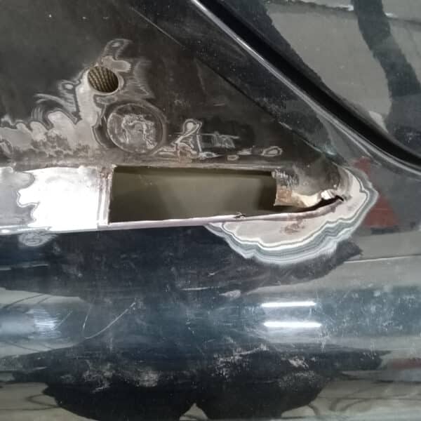 060226 1996 Bentley Continental R Quarter Window Rust 2