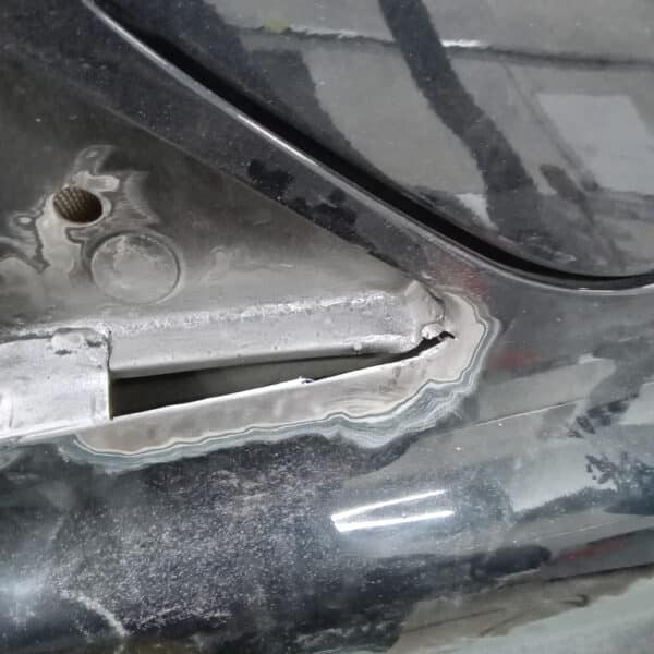 060226 1996 Bentley Continental R Quarter Window Rust 3