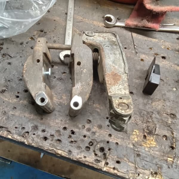 070226 1989 TVR Tasmin Handbrake 3