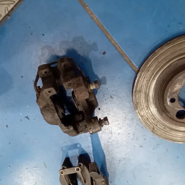 070226 1989 TVR Tasmin Rear Brakes 3 1