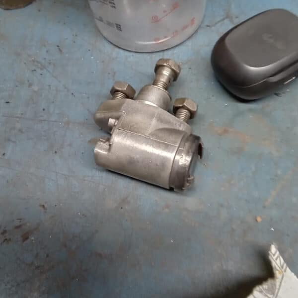 100226 1952 MG TD Wheel Cylinder Cleaning
