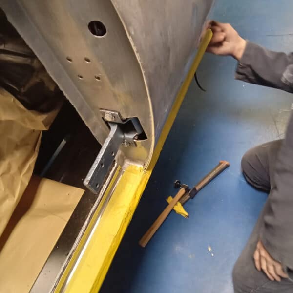 100226 1970 Aston Martin DBS Wing Cracks