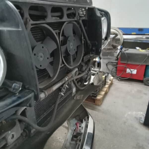 100226 1996 Bentley Continental R Front Teardown 2