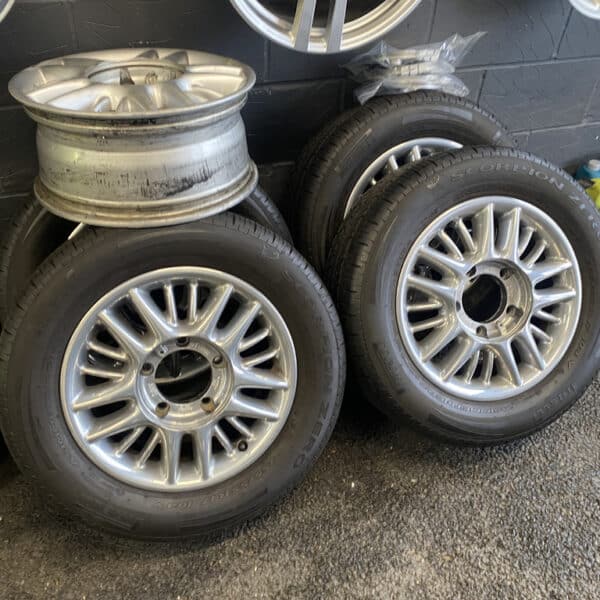 100226 1996 Bentley Continental R Wheel to Wheelhouse