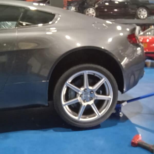 100226 2006 Aston Martin V8 Vantage Alarm Siren 8