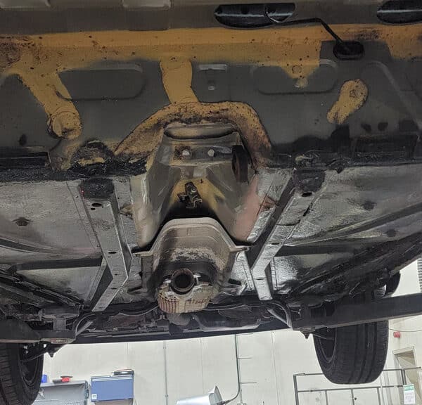 130226 1998 Citroen Saxo VTR Tank Removal and More Rust 3