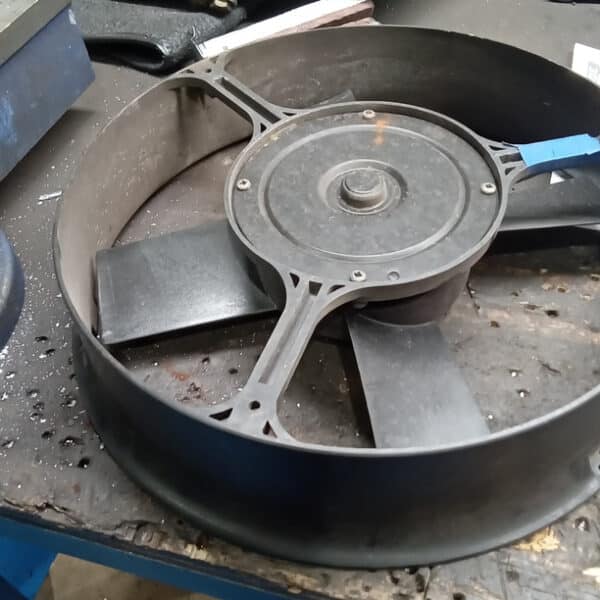 140226 1989 TVR Tasmin Radiator Refit