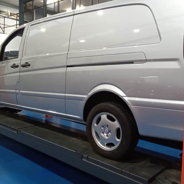 170226 2005 Mercedes Vito Wheels