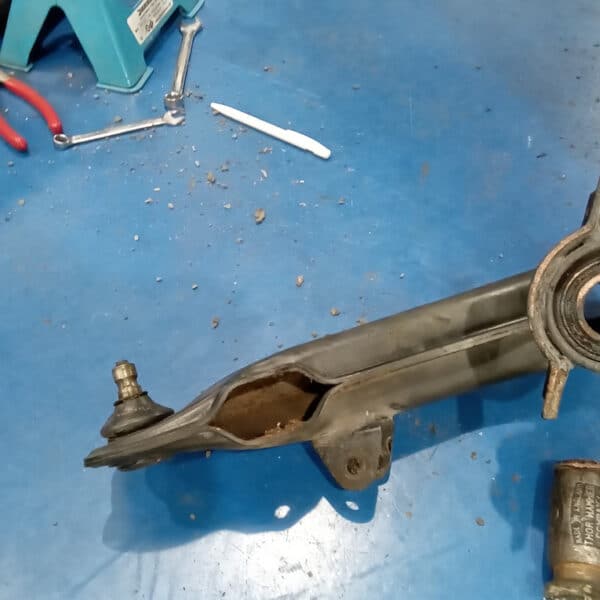 180226 1969 Audi 72L Wishbone and Torsion Arm Bushes Replaced 4