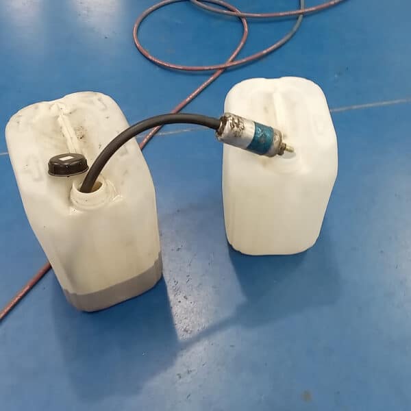 190226 1988 Mercedes 300SL Fuel Pump Removal and Car Running 3