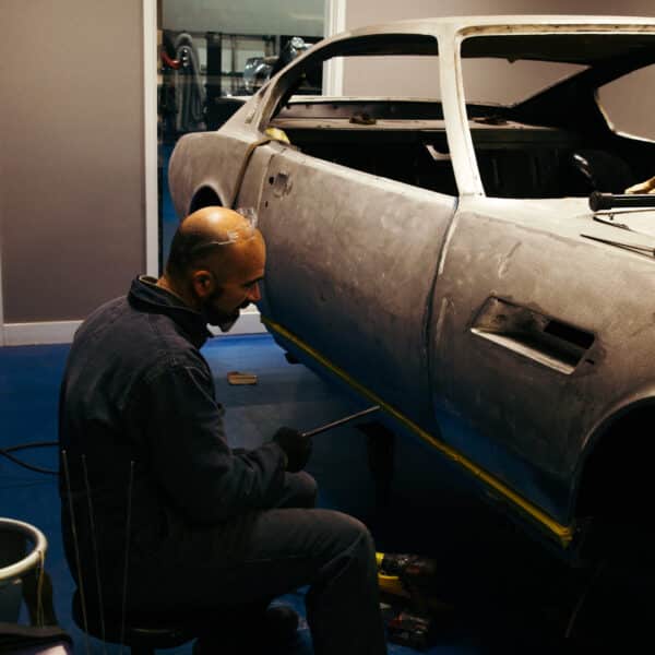 1970 Aston Martin DBS Vantage Workshop BTS 12
