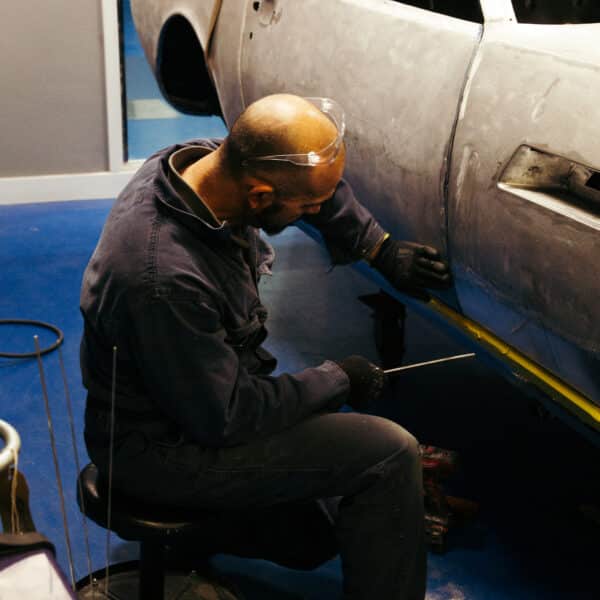 1970 Aston Martin DBS Vantage Workshop BTS 14