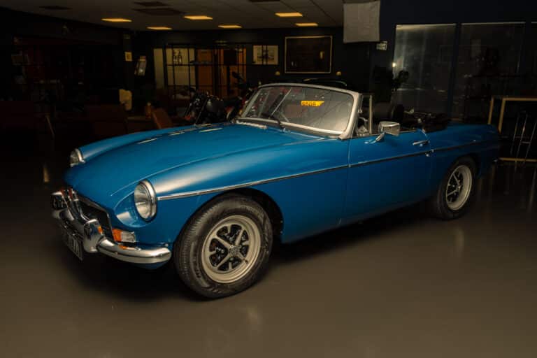 1973 MG B Blue 55