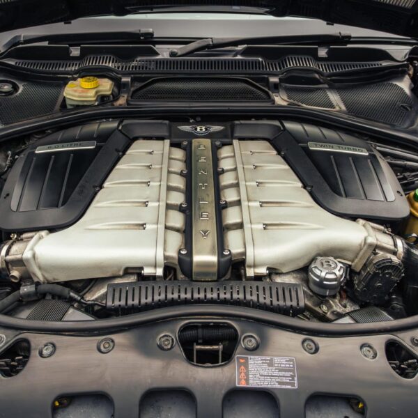 2 Car competition 20 scaled 1