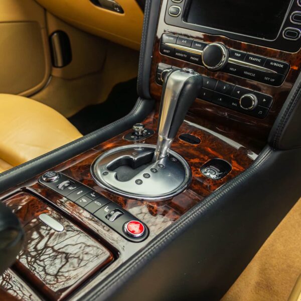 2 Car competition 30 scaled 1