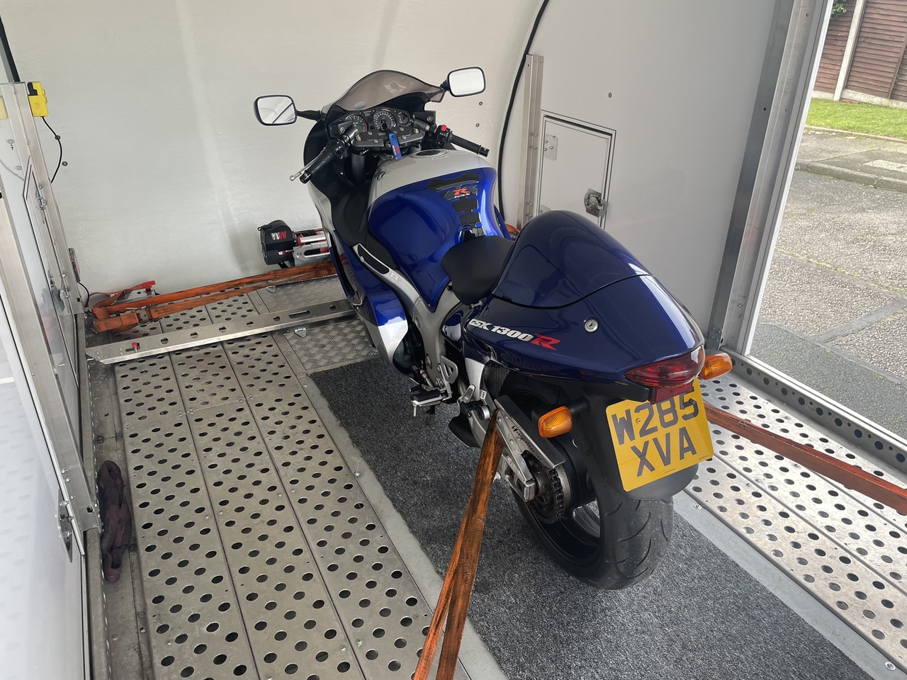 230226 2000 Suzuki Hayabusa Transport