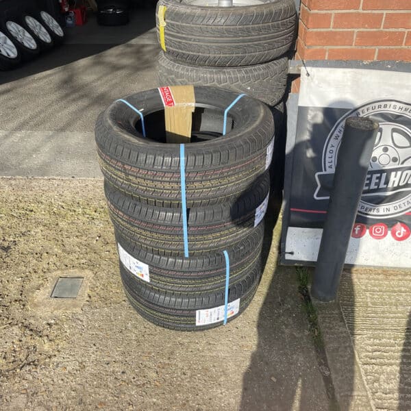 250226 1991 Jaguar XJS Tyres to Wheelhouse