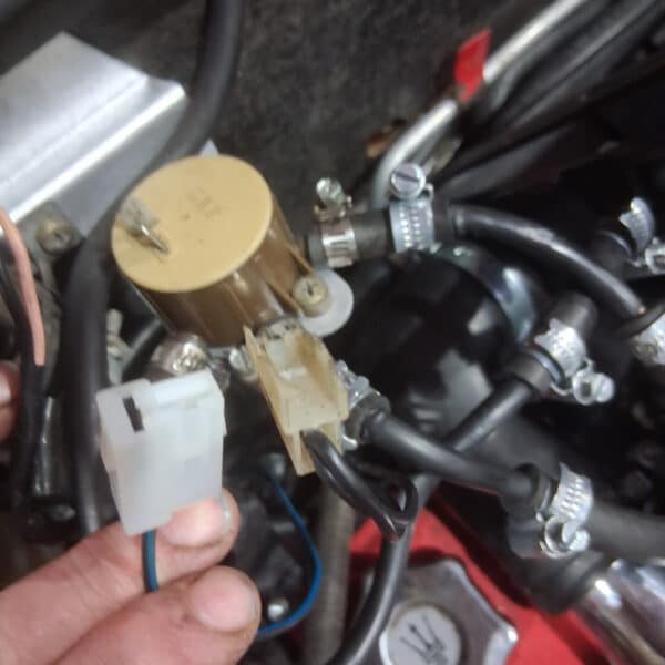 260226 1987 Maserati BiTurbo Clutch Slave Clutch Bleed and Boost Valve Wiring 2