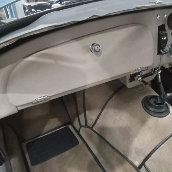 270226 1960 Jensen 541R Glovebox 5