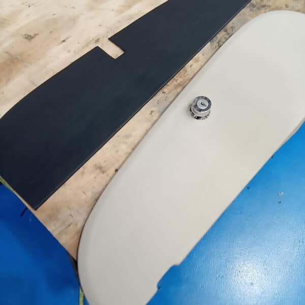 270226 1960 Jensen 541R Glovebox 8