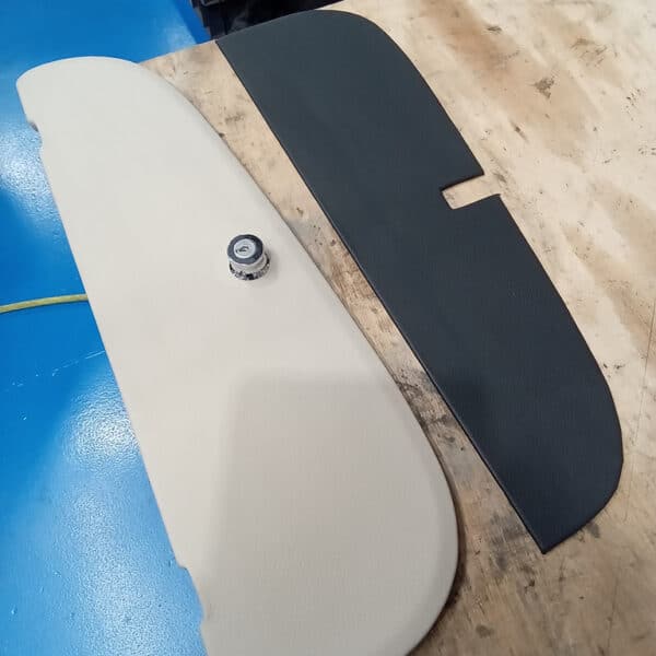 270226 1960 Jensen 541R Glovebox 9