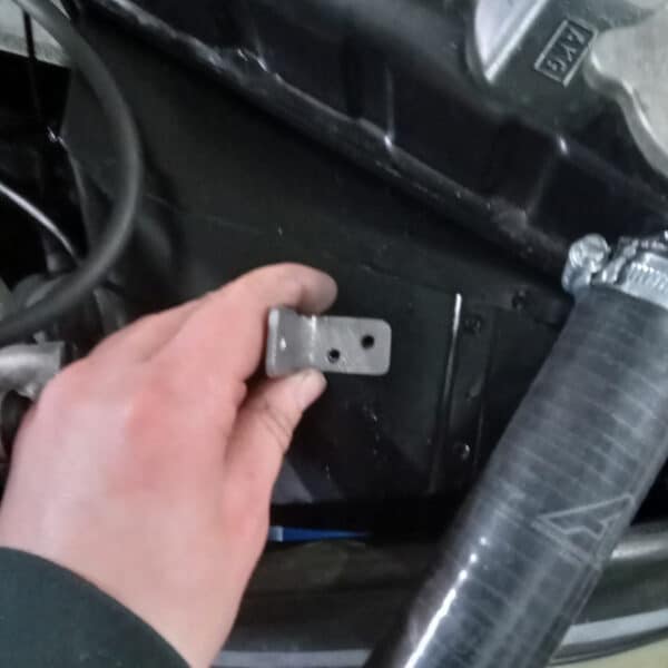 270226 1969 Audi 72 Air Filter Bracket 4