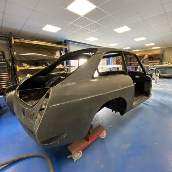 270226 1975 MGB GT V8 in Epoxy 5