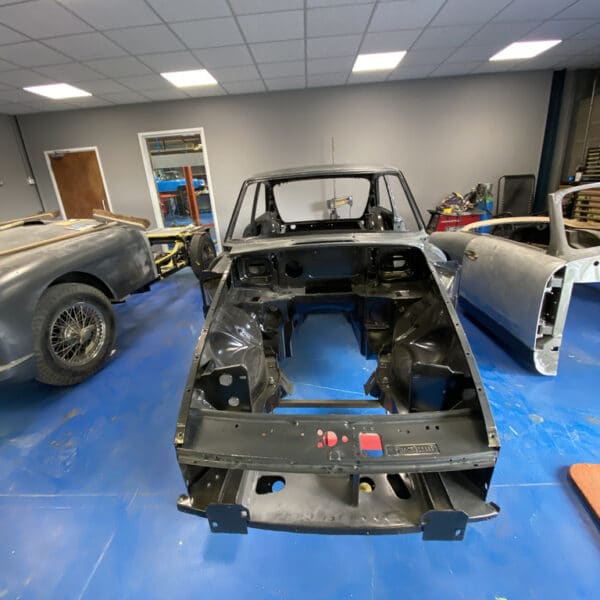270226 1975 MGB GT V8 in Epoxy 6