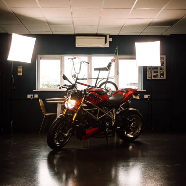 270226 2009 Ducati Streetfighter S Extra Photos 2 1