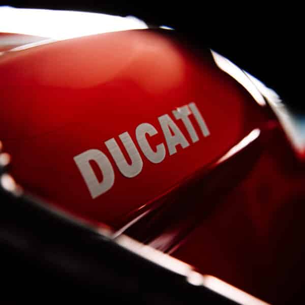 270226 2009 Ducati Streetfighter S Extra Photos 32