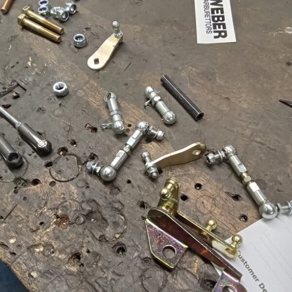 280126 1973 Mercedes 250 New Carb Set Up 5