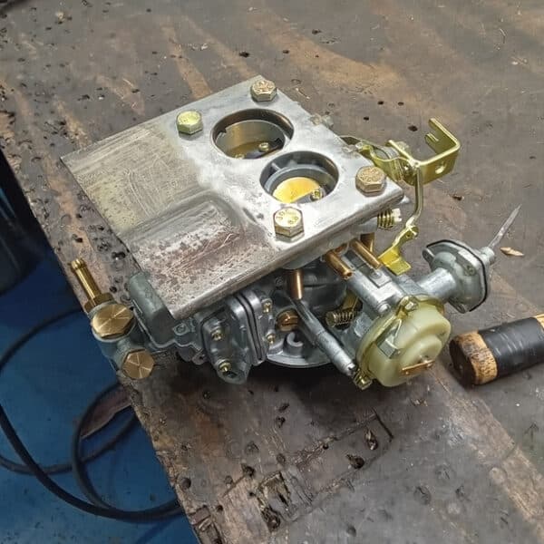 280126 1973 Mercedes 250 Remove Old Carbs Install New 7