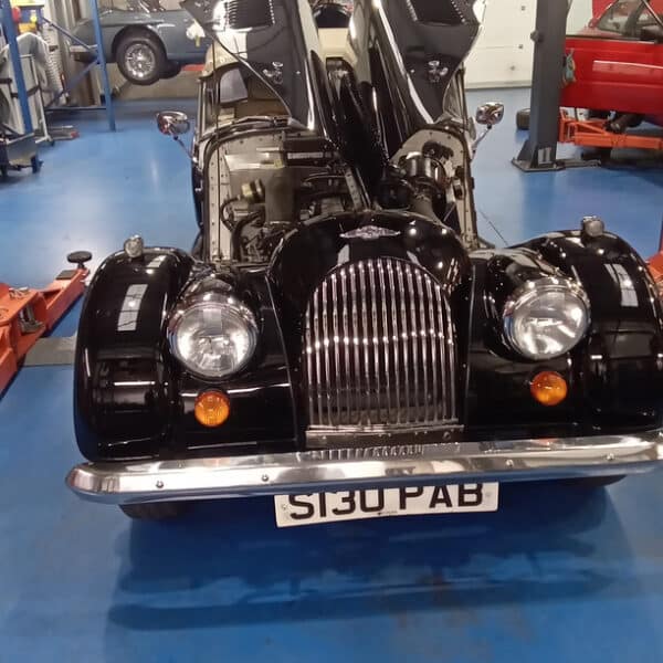 300126 1998 Morgan 44 Running Flat