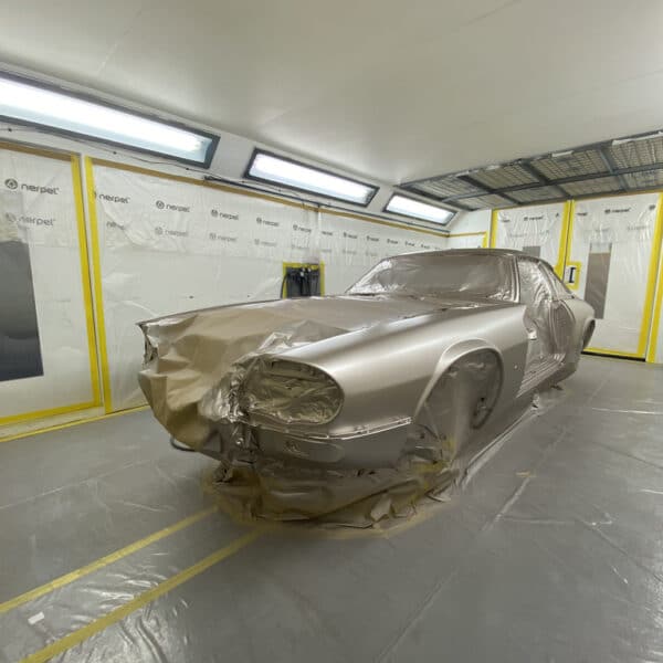 310126 1991 Jaguar XJS in colour 6