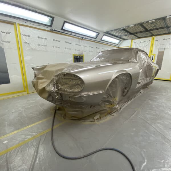 310126 1991 Jaguar XJS in colour 9