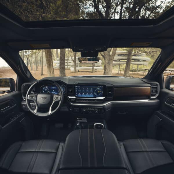 Chevrolet Silverado 2 Large