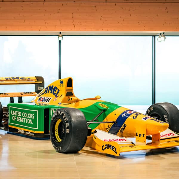 GI26E r0008 1992 Benetton B192 Formula One ex Michael Schumacher 010