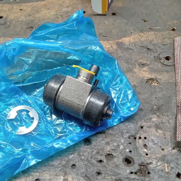 030326 1978 MG Midget Repairs 13