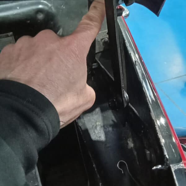 040326 1947 Morris 8 Repairs 2