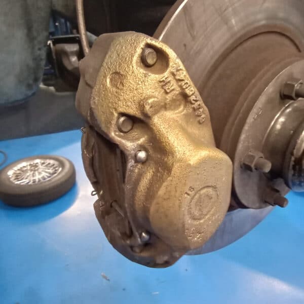 040326 1955 Austin Healey Radiator water pump brakes and gearbox tunnel 10