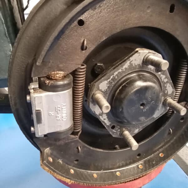 040326 1955 Austin Healey Radiator water pump brakes and gearbox tunnel 11