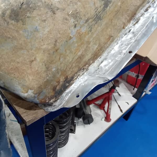 040326 1955 Austin Healey Radiator water pump brakes and gearbox tunnel 6