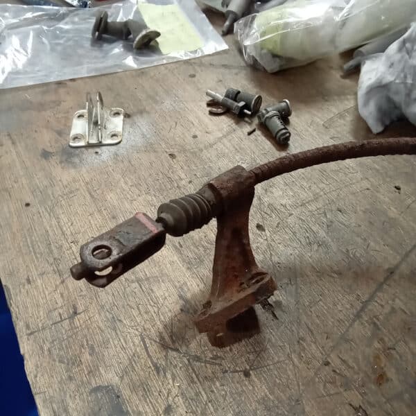 040326 1970 Aston Martin DBS Suspension Parts 101