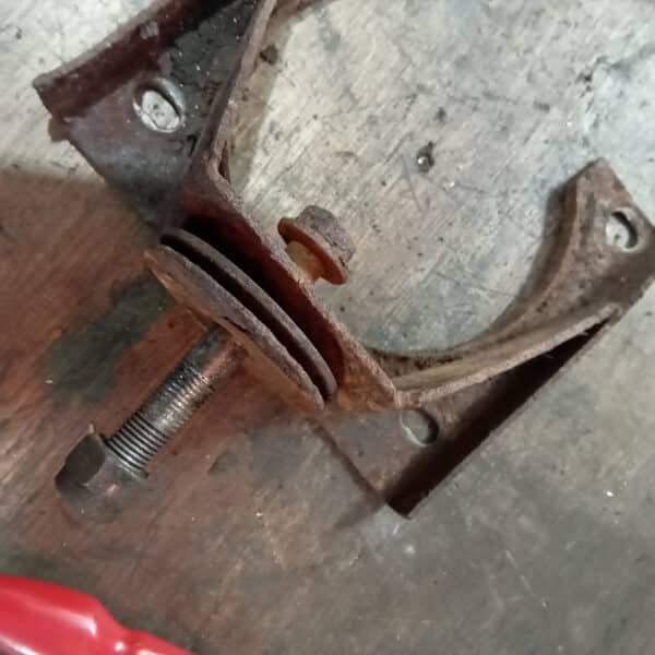 040326 1970 Aston Martin DBS Suspension Parts 104