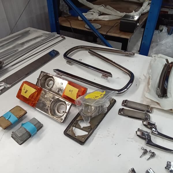 040326 1970 Aston Martin DBS Suspension Parts 137