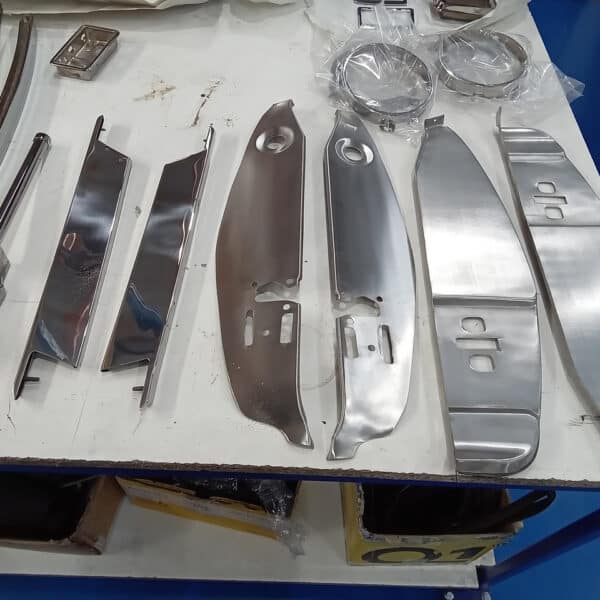 040326 1970 Aston Martin DBS Suspension Parts 139