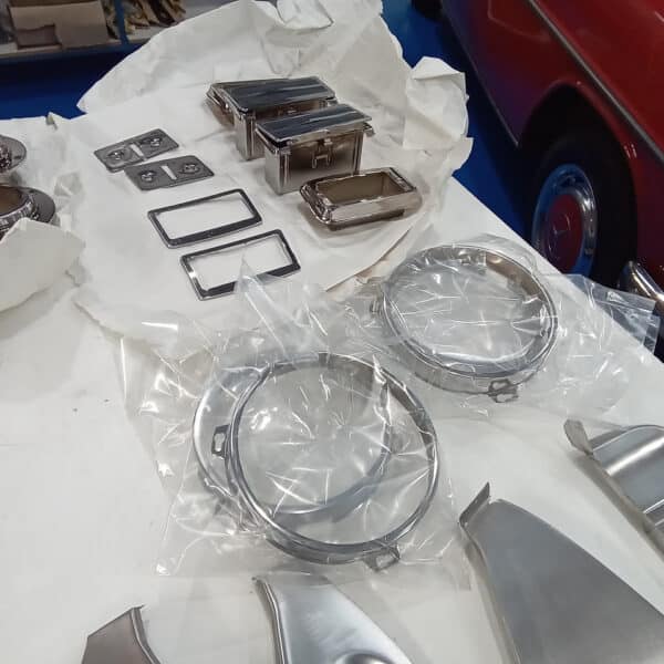 040326 1970 Aston Martin DBS Suspension Parts 140